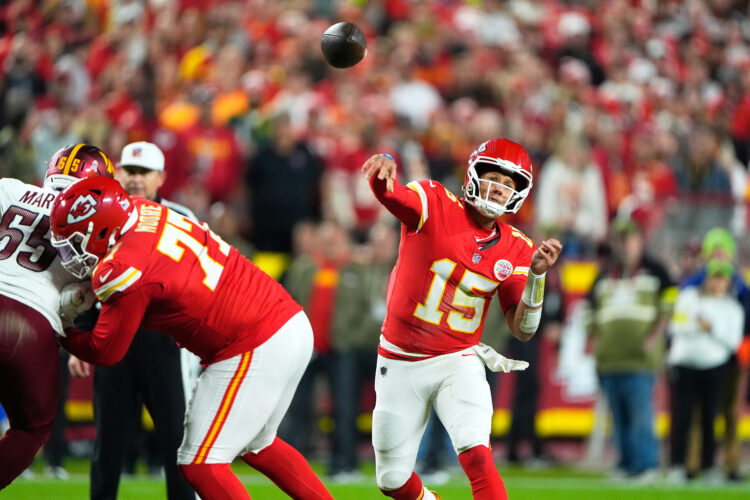 Mahomes, Hunt lead Chiefs to dominant 28-7 win over Commanders, their 9th straight in the series